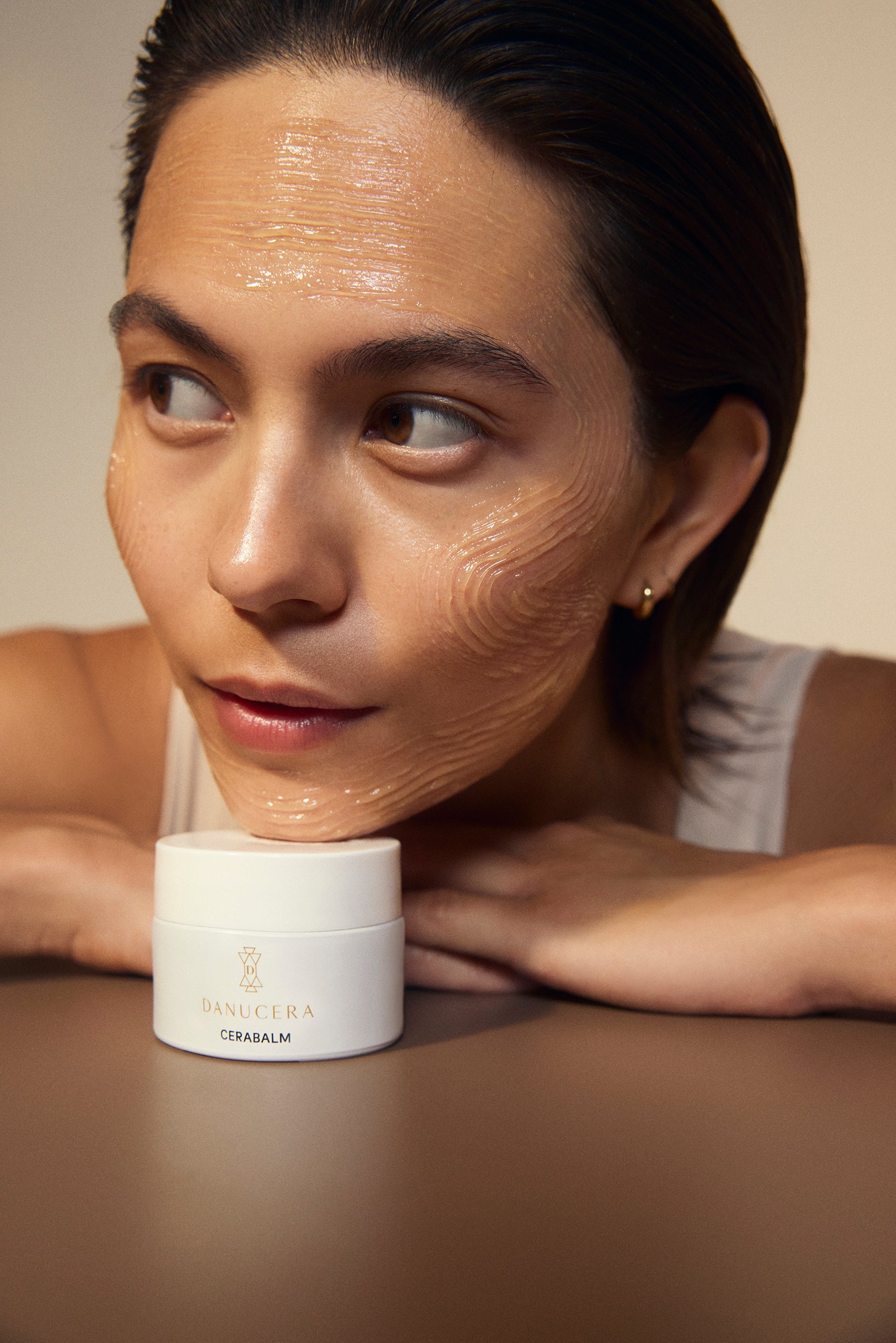 The Cut - Cerabalm to „najlepsza maseczka na trądzik różowaty”