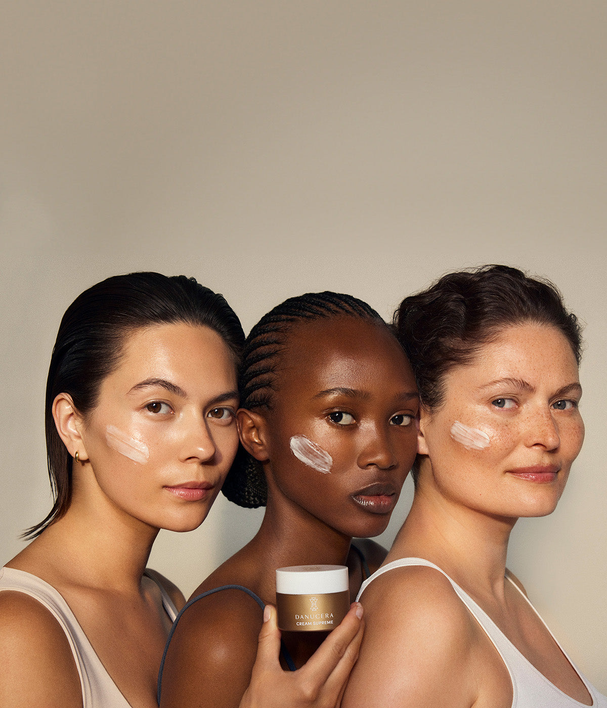 Dlaczego nie potrzebujesz kilkunastu produktów, żeby zadbać o cerę?